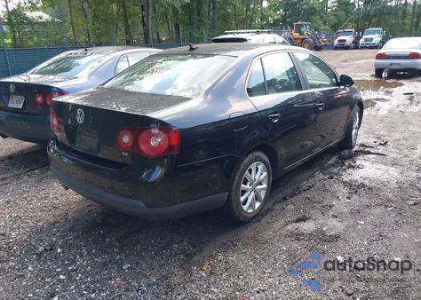 2010 Volkswagen Jetta Se z USA, uszkodzony, nr VIN 3VWRX7AJ0AM032753